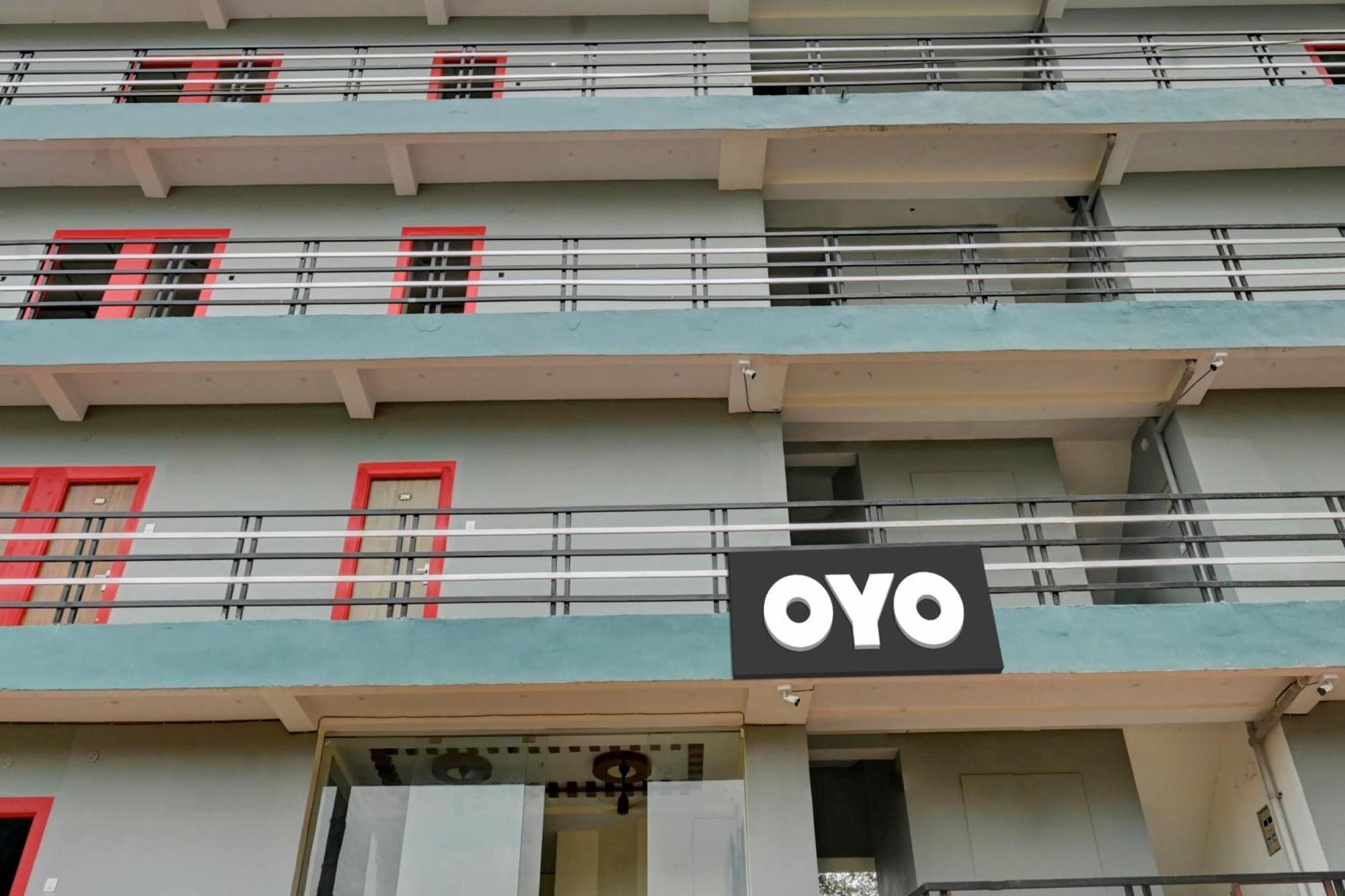Hotel O Titanic Jamul Екстериор снимка